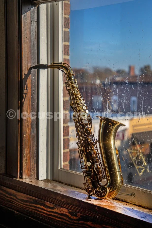 J23_Sax_in_the_Window_0109.jpg