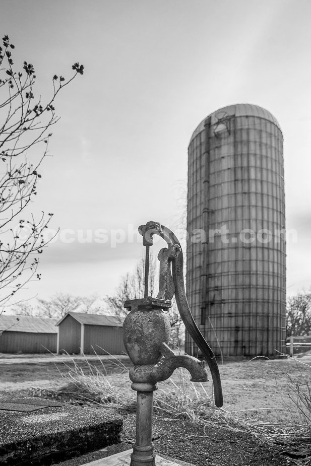 J21_Pump_and_Silo_1028_BW.jpg