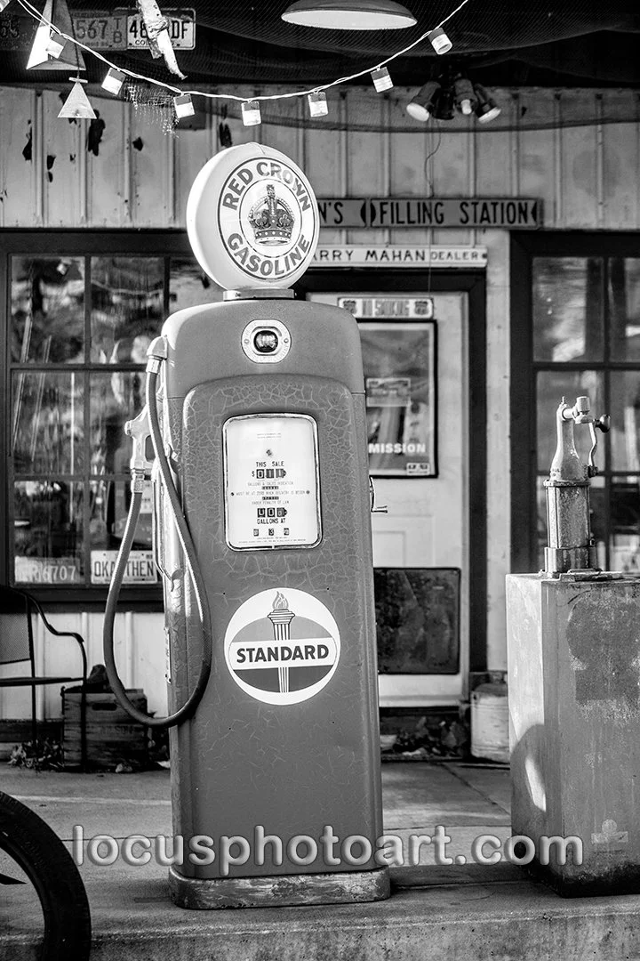 J23 Mahans Filling Station 3536 BW FB.jpg