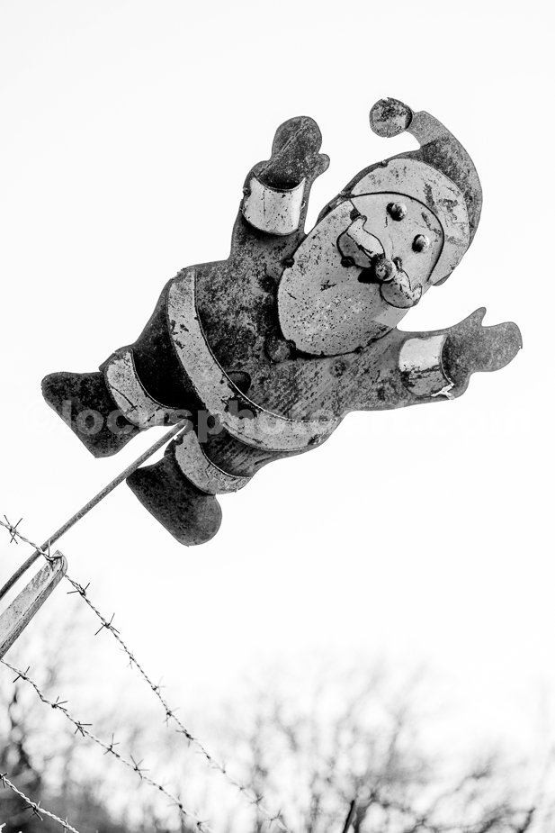 J20_Rusty_Santa_on_a_Stick_2020_1797_BW.jpg