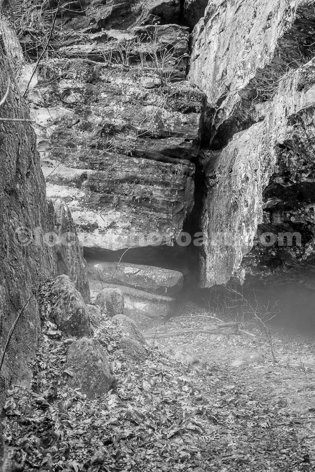 J21_Sandstone_Canyon_Fog_4642_BW.jpg