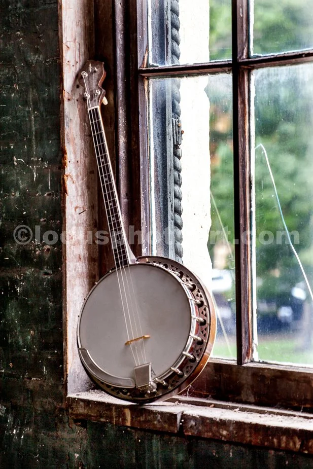J21_Banjo_on_the_Window_Sill_4491.jpg