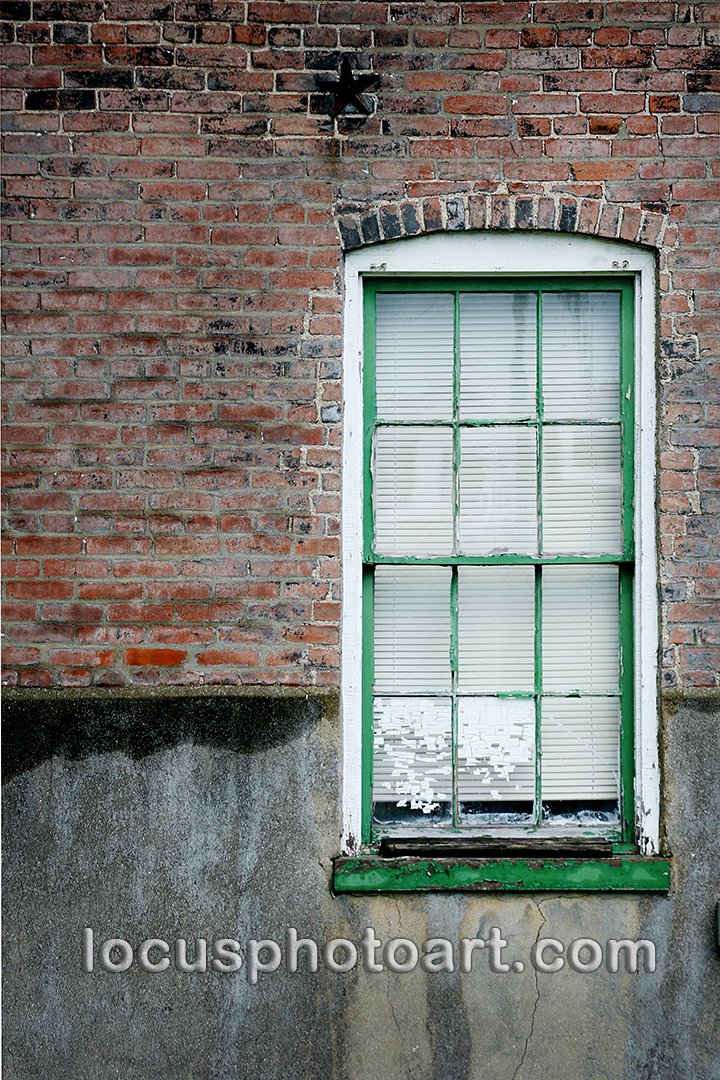 Green & White Window 9546 FB.jpg