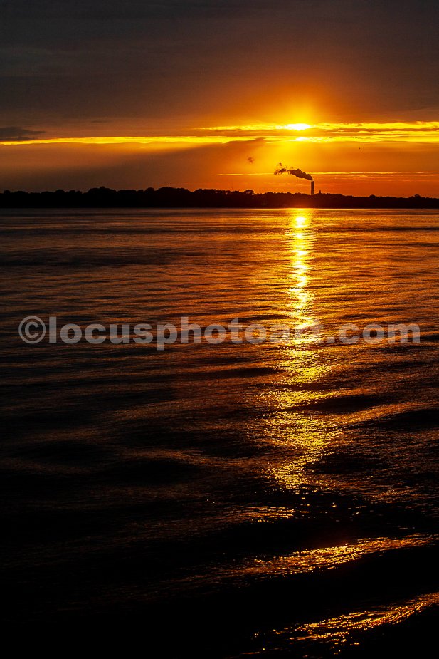 J24_Reflections_of_the_Sunset_at_Alton_8251.jpg