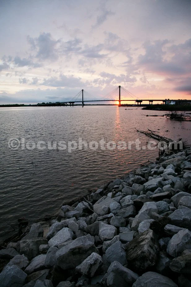 Clark_Bridge_Sunset_on_the_Rocks_9499.jpg