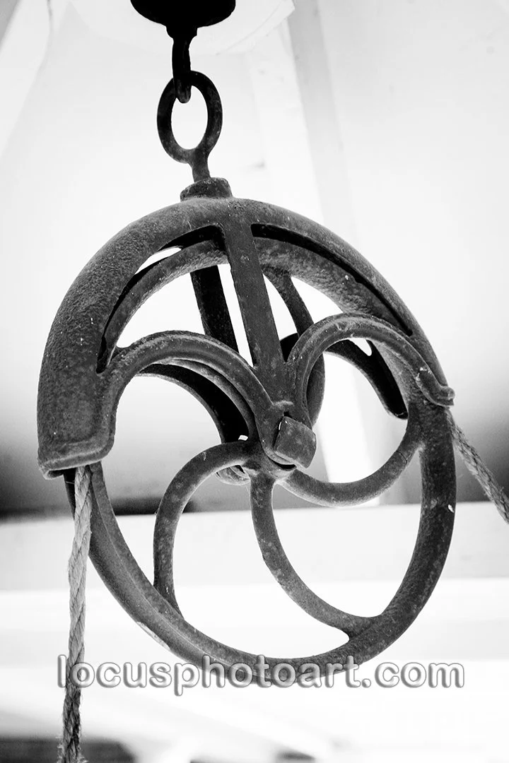 Well Bucket Pulley 0048 BW FB.jpg