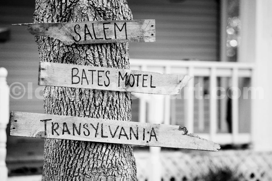 Spooky_Signs_1935_BW.jpg