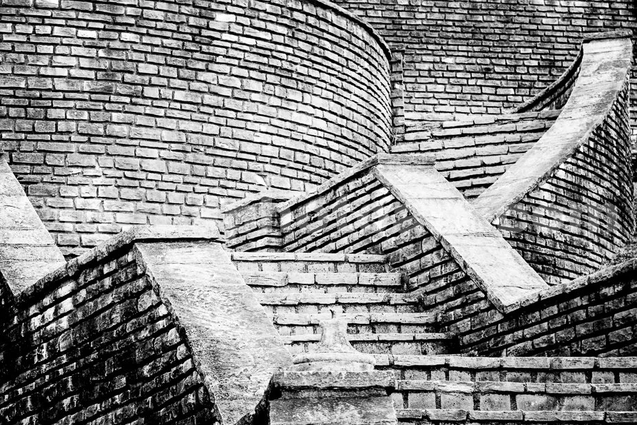 J21_Old_Stone_Stairway_4758_Hi-C_BW.jpg