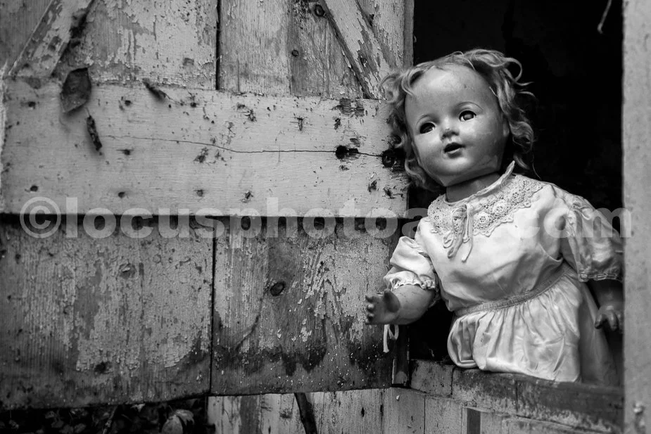 J23_Stuck_Indoors_on_a_Rainy_Day_3959_BW.jpg