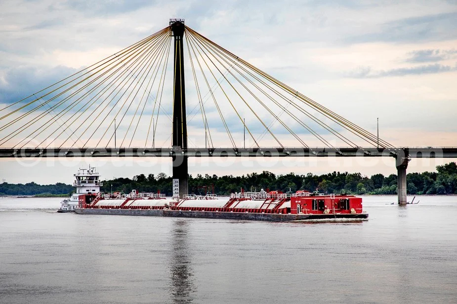 J24_Barge_Under_the_Clark_Bridge_9455.jpg