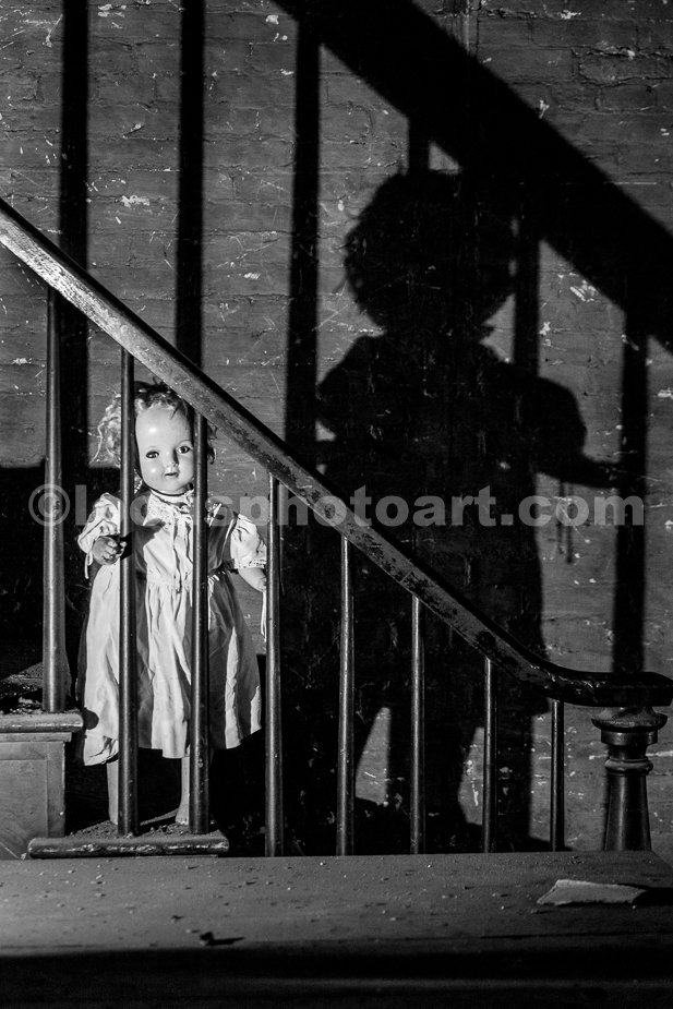 J21_Creeping_on_the_Stairs_5161_BW.jpg