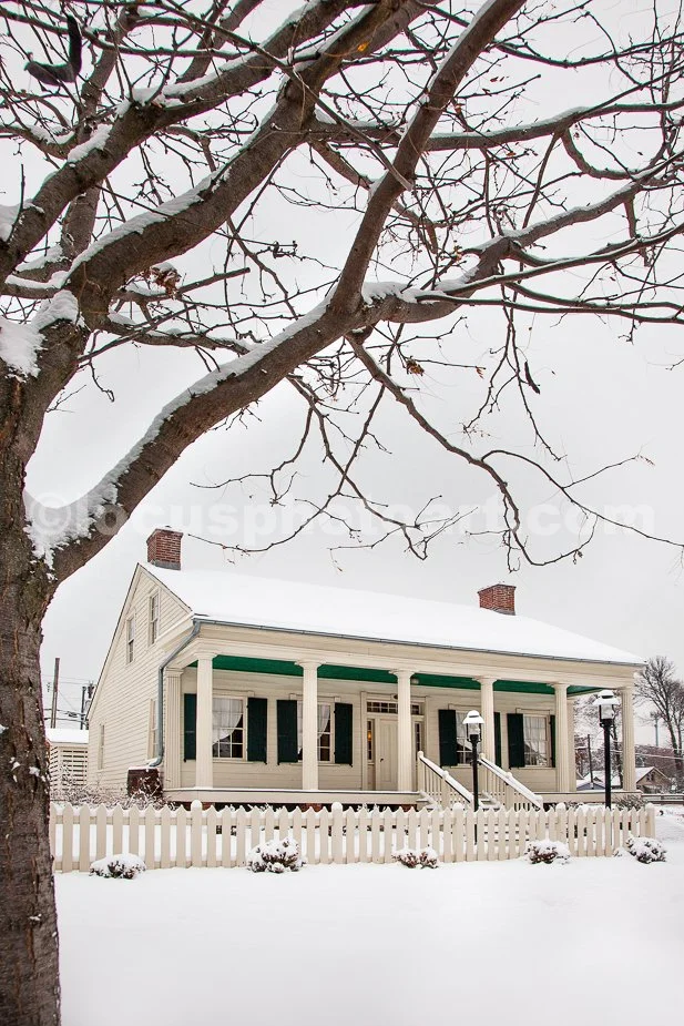 J18_Collins_House_in_November_Snow_4105.jpg