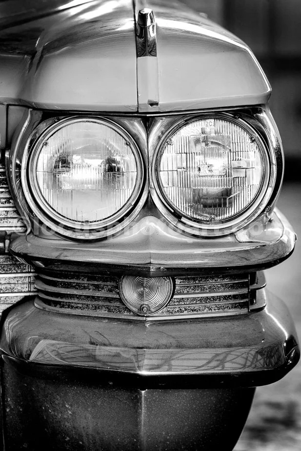J21_Cadillac_Dual_Headlight_Face_4433_BW.jpg
