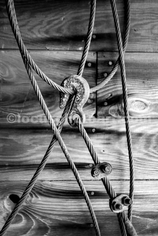J21_Hook_and_Cable_0957_BW.jpg