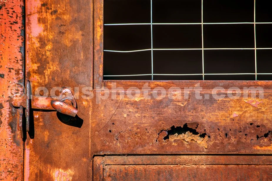 J23_Rusty_Mine_Building_Door_2835.jpg