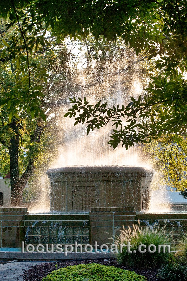Fountain in Highland Square 5968 FB.jpg