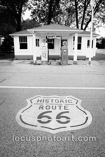 WEB Soulsby's Shell Station on Route 66 2576 BW.jpg