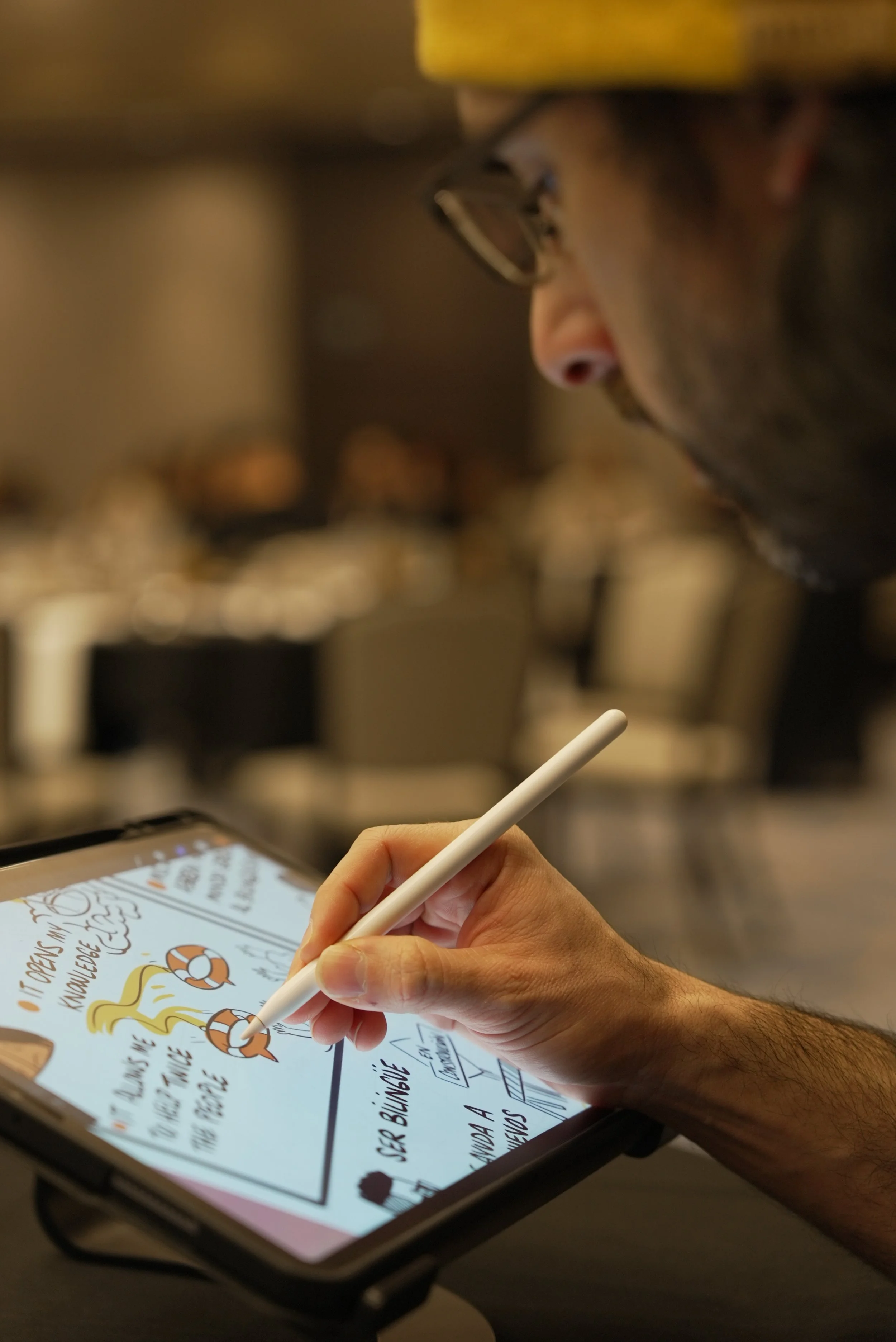 Alejo Porras drawing live visual notes digitally at the NABE conference in Atlanta