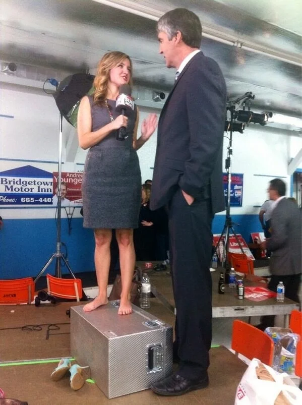 This Photo Of Canada's Newest Premier, Tiny Reporter Is An Absolute Delight