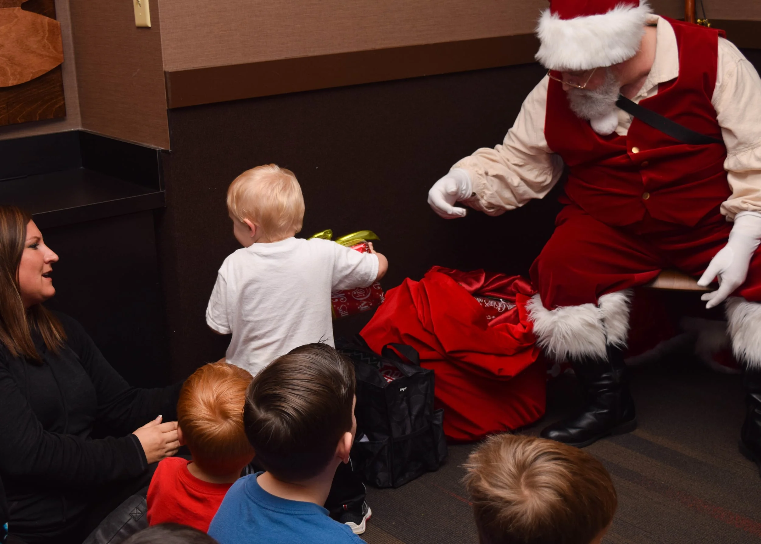 christmas-party-2015-48.jpg