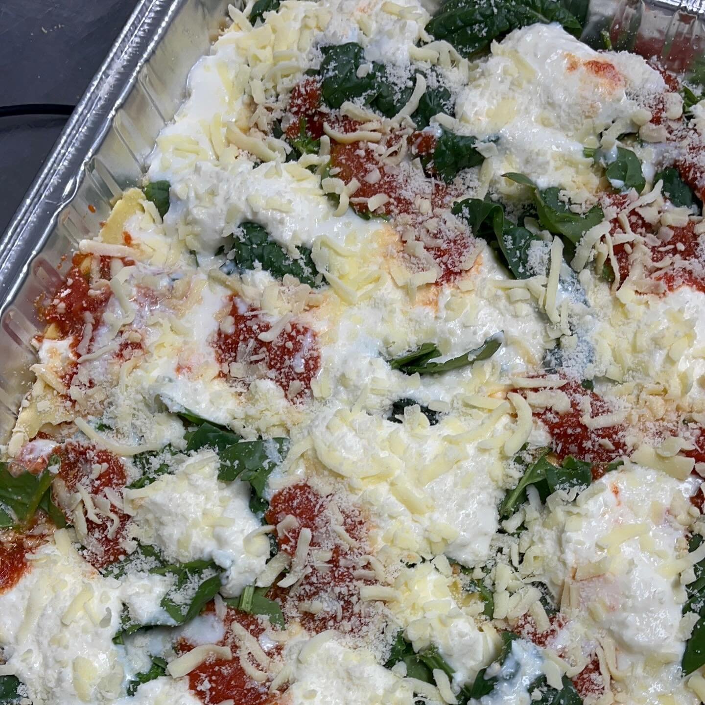 Lasagna di ricotta e spinaci, fatta con amore 💚 Fresh organic spinach, creamy ricotta, and a slow-cooked tomato sauce &mdash; just like nonna used to make. #CucinaItaliana #LasagnaFattaInCasa #BuonAppetito 

Order 905.851.5161