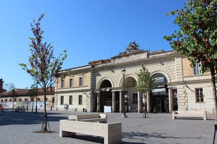 Rome, Italy: Walking in the first working class district of Rome: Testaccio