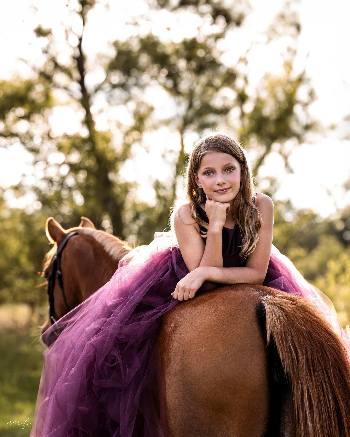 Watching a little girl&rsquo;s dream come true through my lens is everything, because in a way, it&rsquo;s my dream coming true too ✨⁠
.⁠
#EquestrianPortraits #HorseAndRiderPhotos #EquestrianLifeCaptured #HorseLoversPhotography #EquestrianPhotography