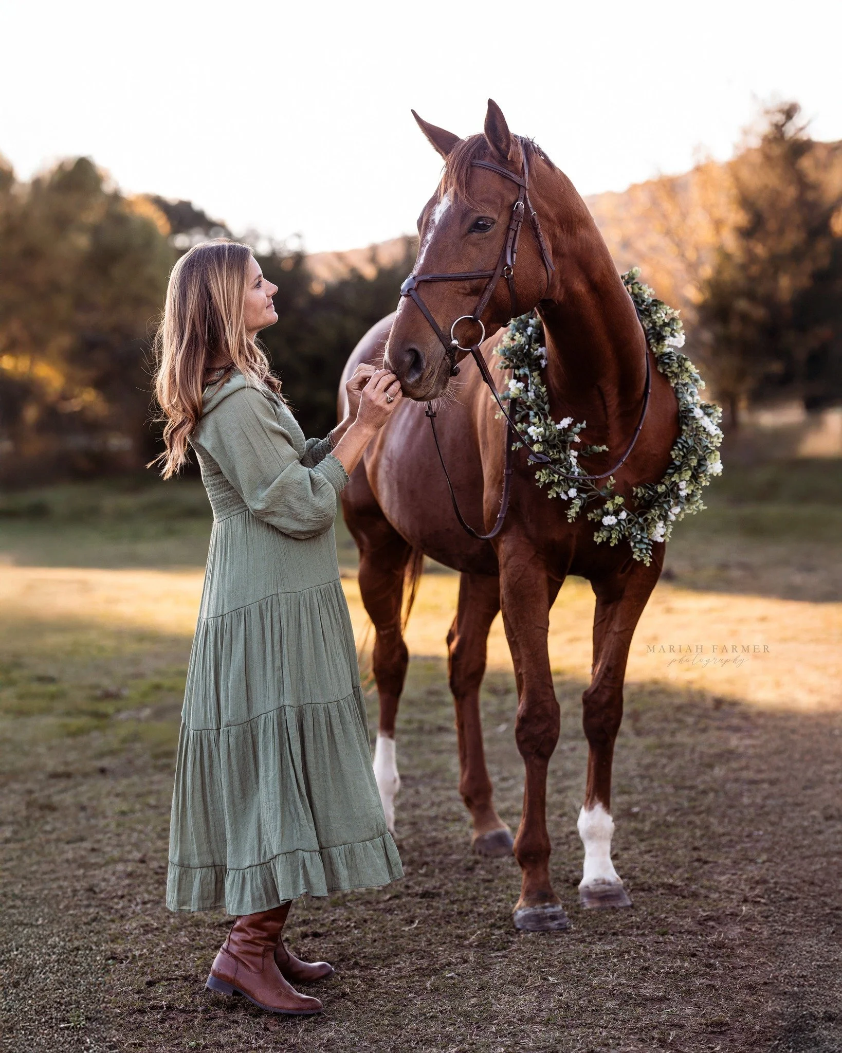 When you and your mare are both expecting, it&rsquo;s the perfect time for maternity pictures together.
.
mariahfarmerphotography.com | Timeless photos for those devoted to the horse.