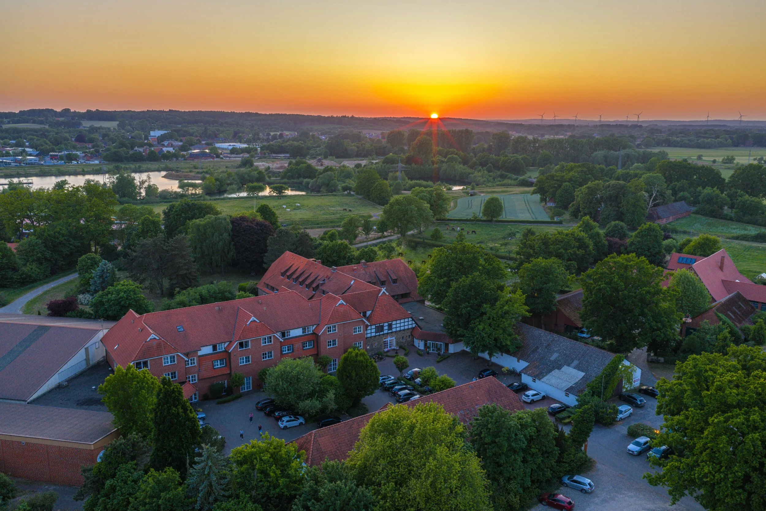 Der IDINGSHOF Hotel & Restaurant mitten im Grünen