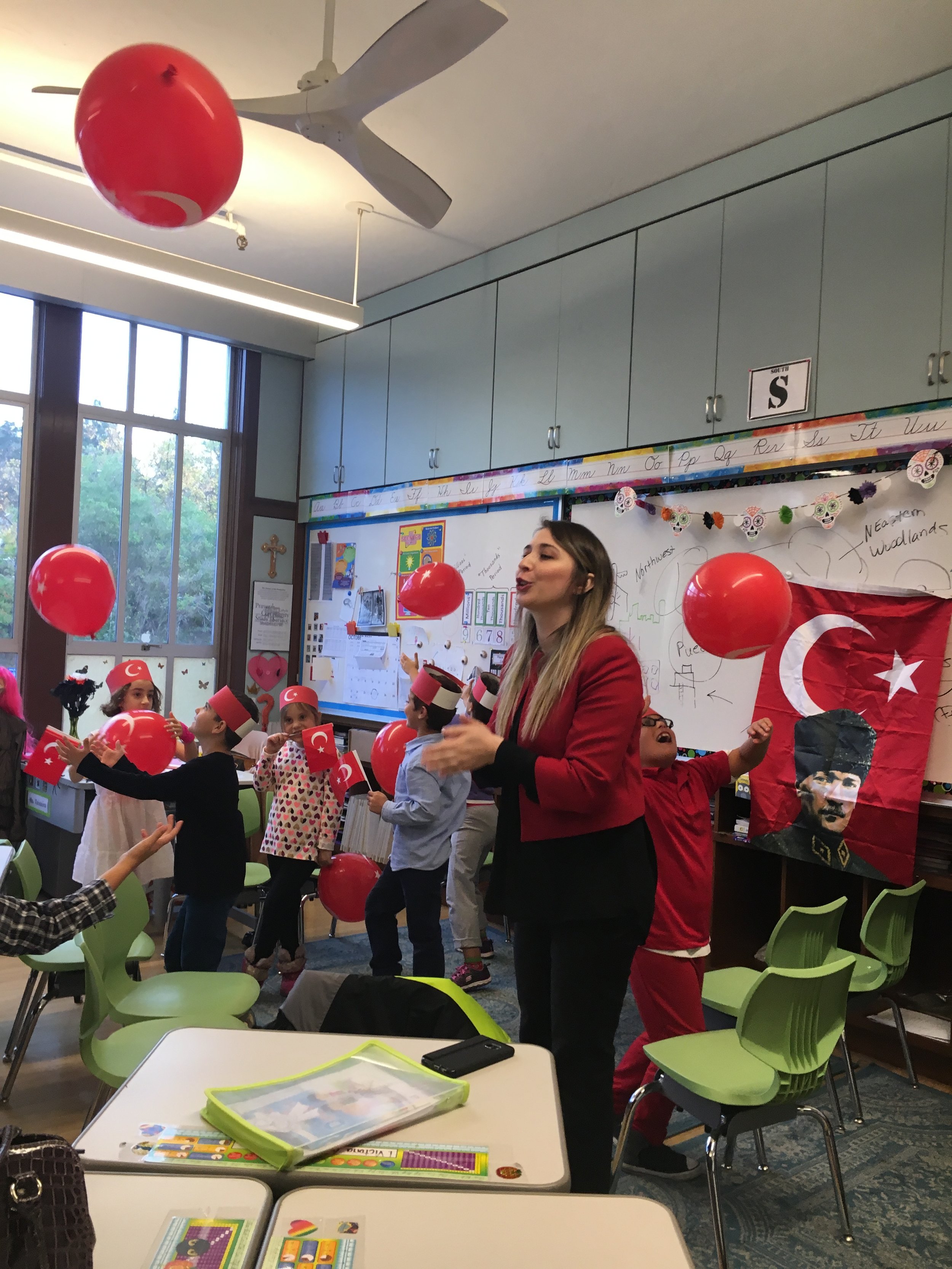 Aygegul Hanim's Cinar classroom celebrating