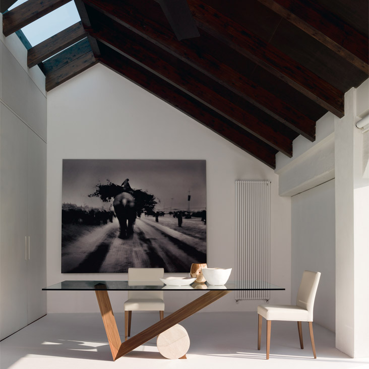 Artemis Dining Table