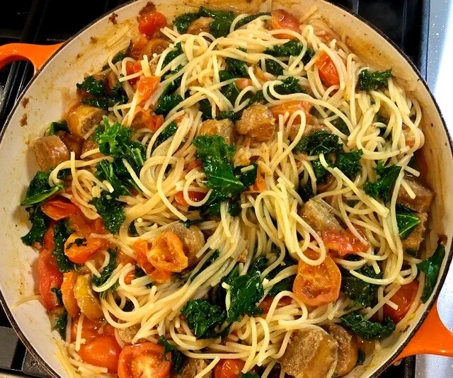 One Pan Meal:  Spaghetti with Cherry Tomatoes and Kale