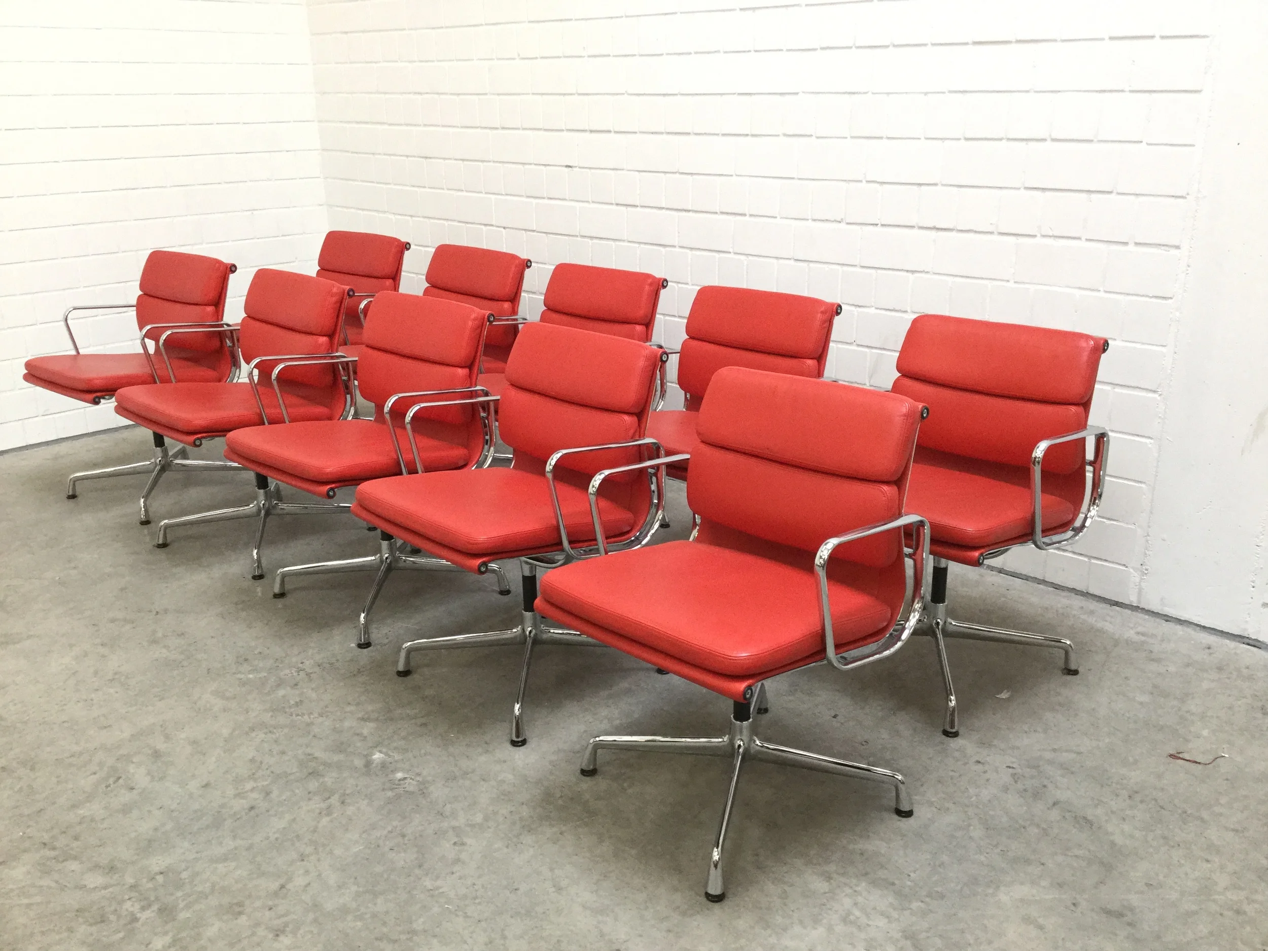 Eames Softpad rotIMG_0093.JPG