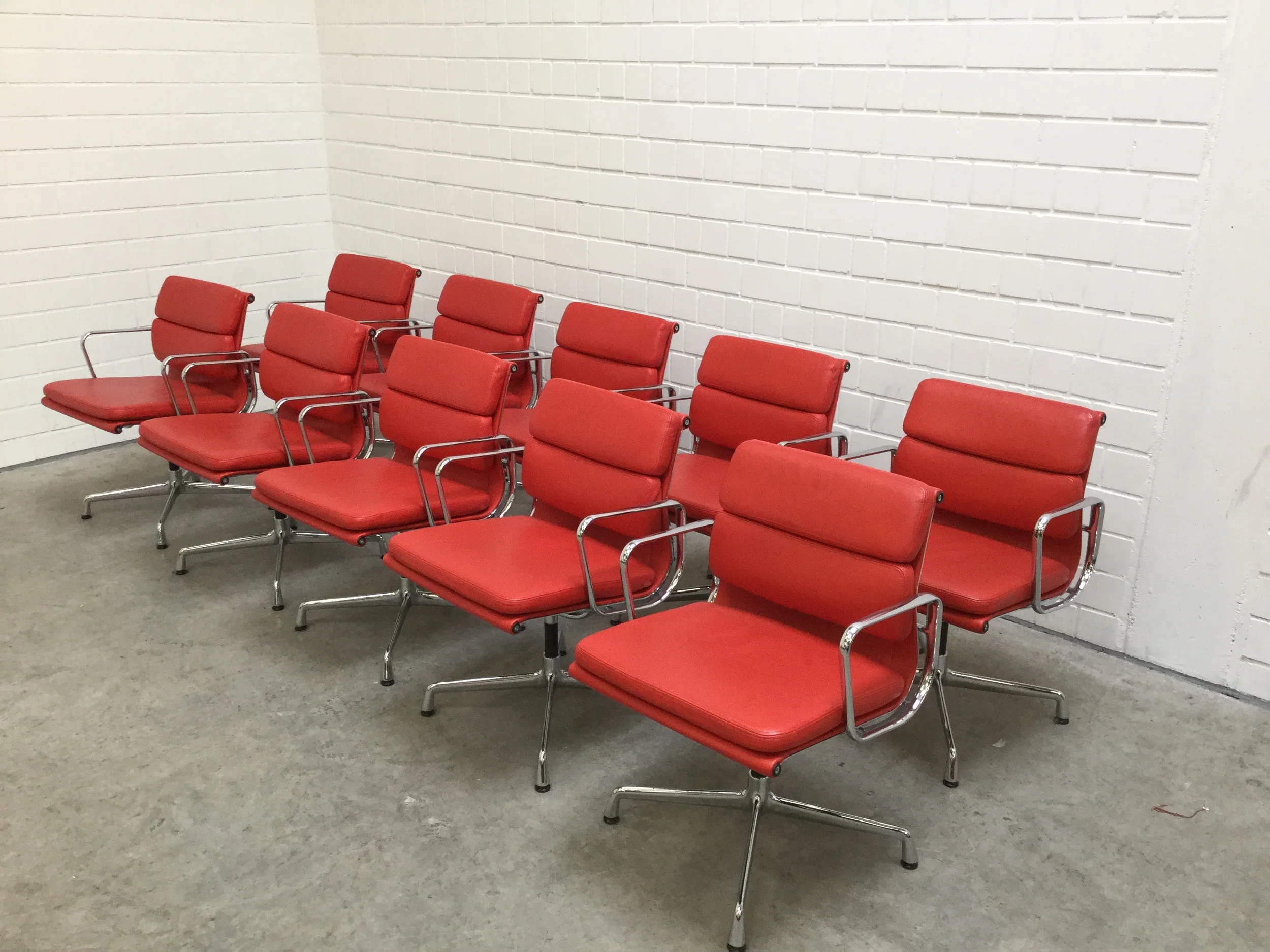 Eames Softpad rotIMG_0094.JPG