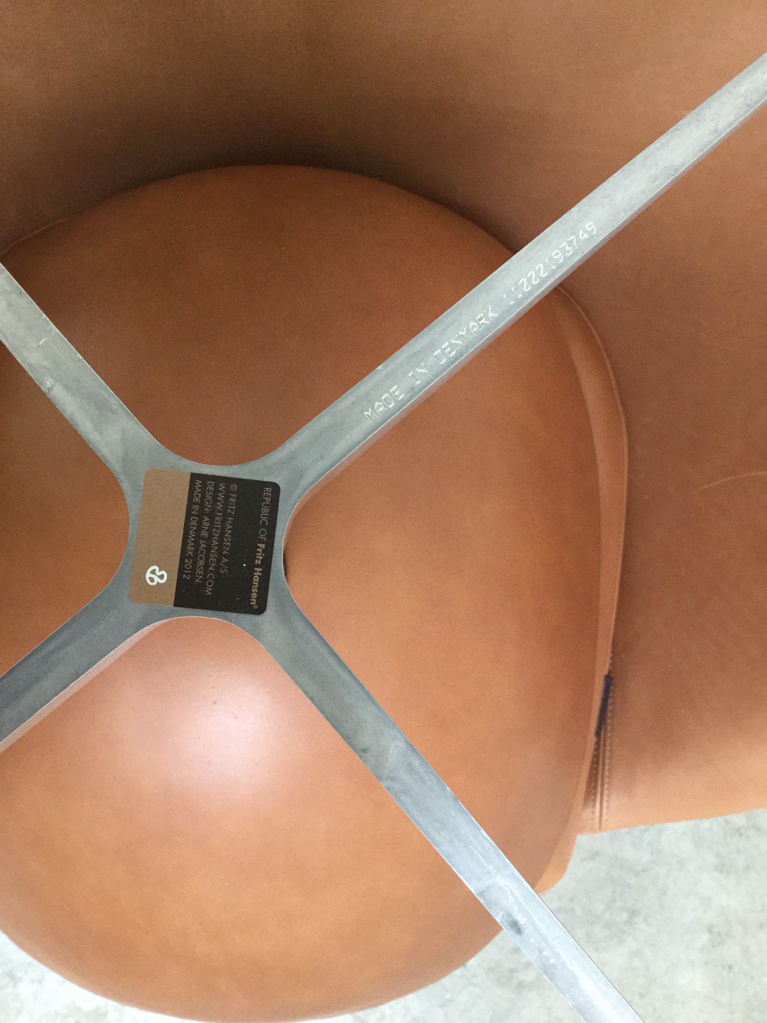 Egg Chair IMG_0080.jpg