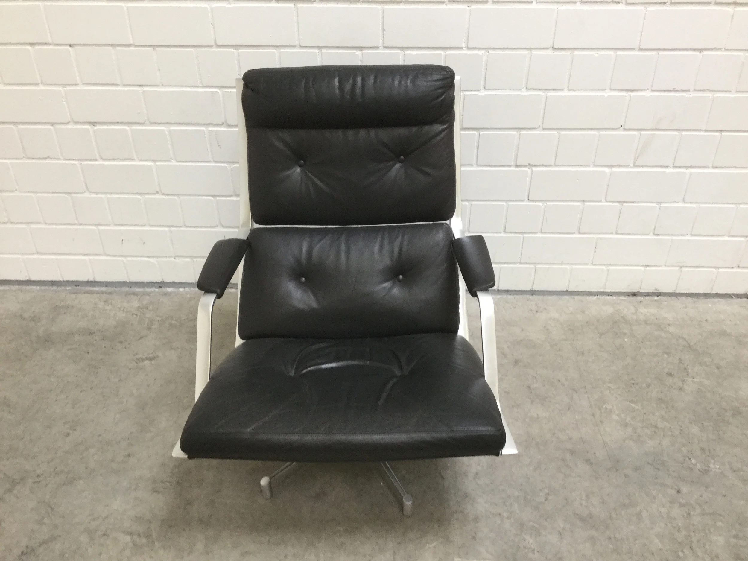 Kastholm Sessel ohne Hocker IMG_0199.JPG