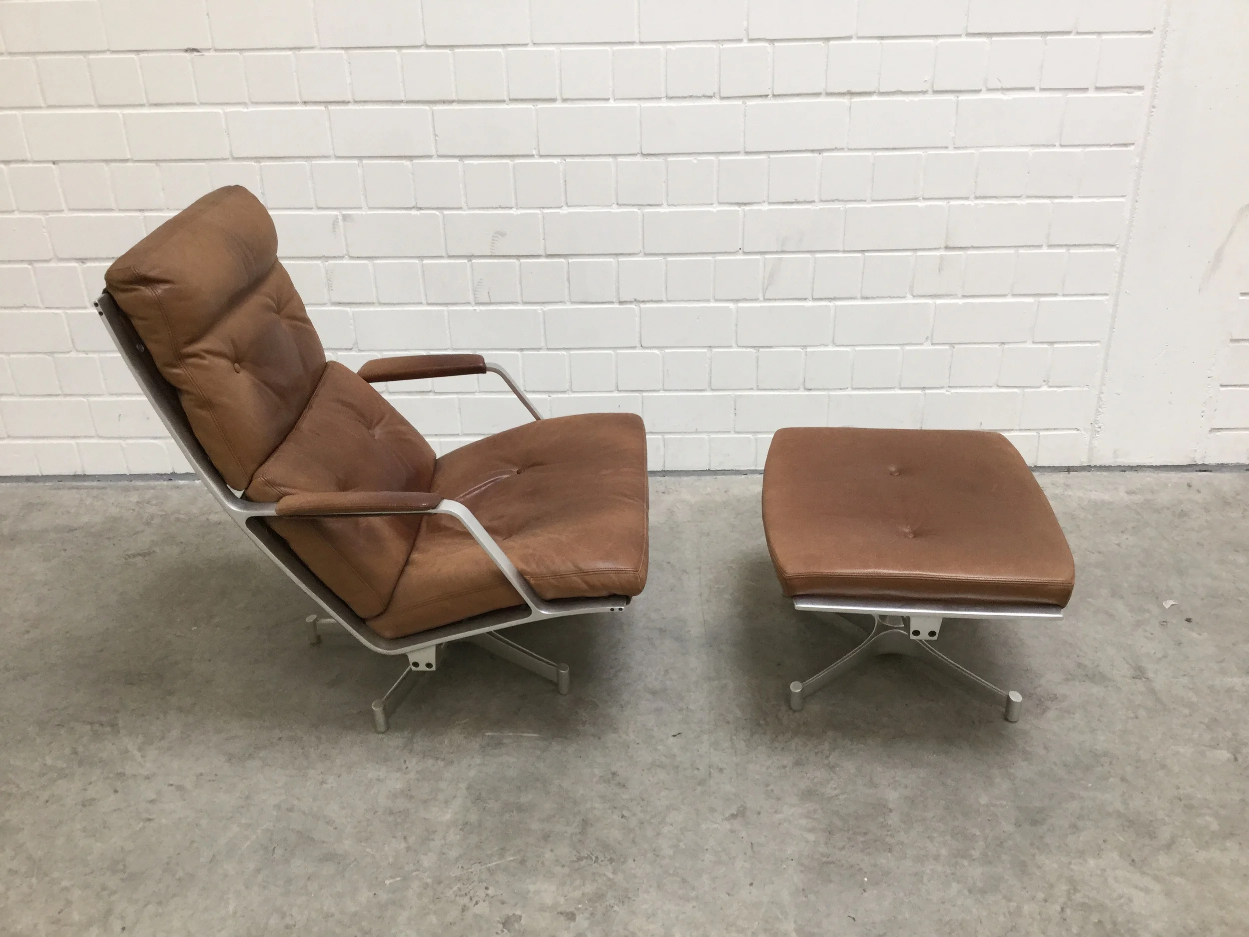 Kastholm Sessel mit Hocker IMG_0185.JPG