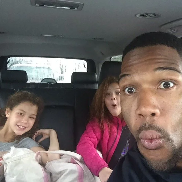 See, Michael Strahan has twin girls, I have twin girls.The same. You might as well give me his Super Bowl ring. (Photo: Michael Strahan Facebook )