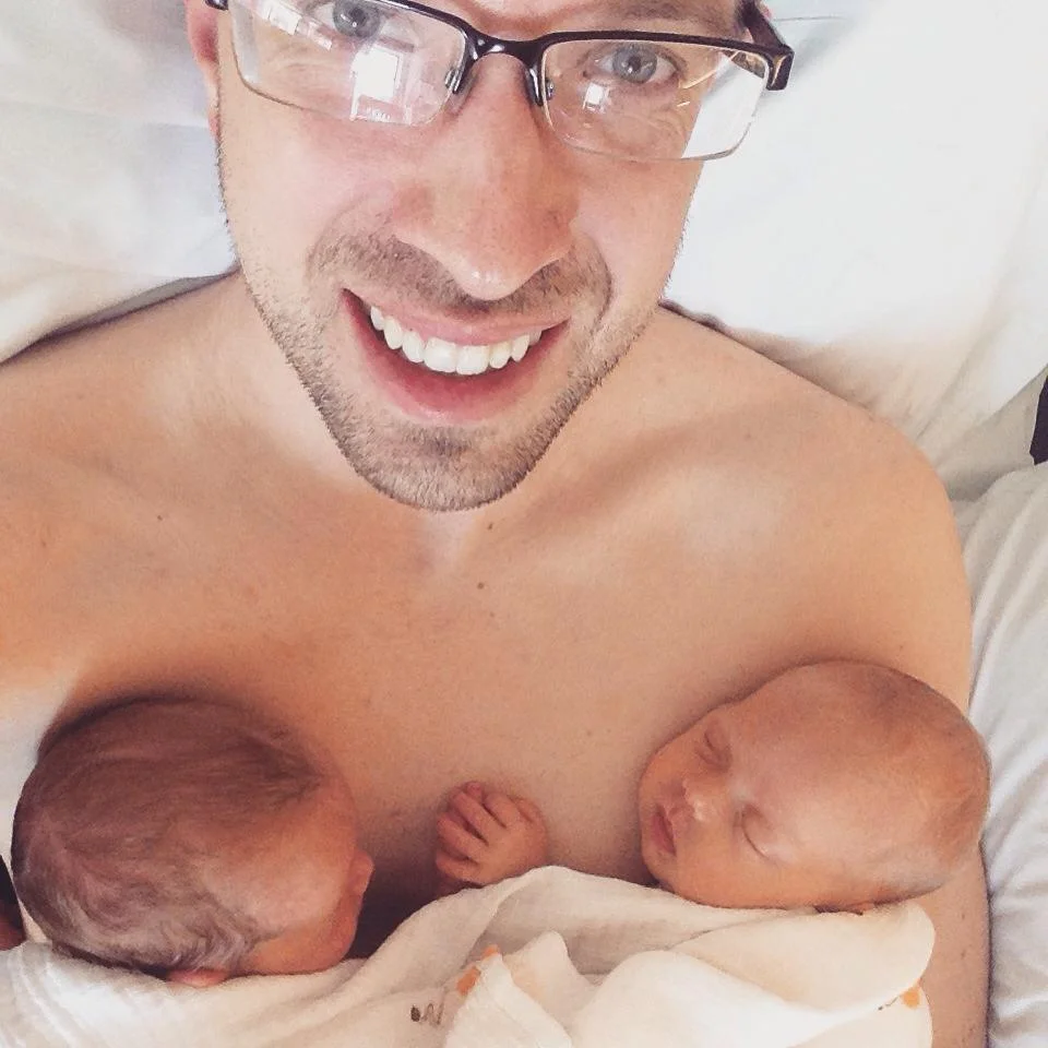 Our preemie girls when they were in the NICU. - Instafather.com