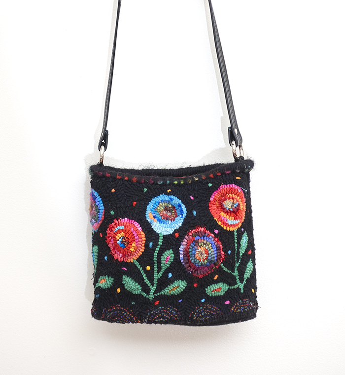 Bala Purse by Fish Eye Sisters, A Jennifer Manuell Adaptation Jennifer Manuell and Sandra Stetler; fisheyesisters.ca