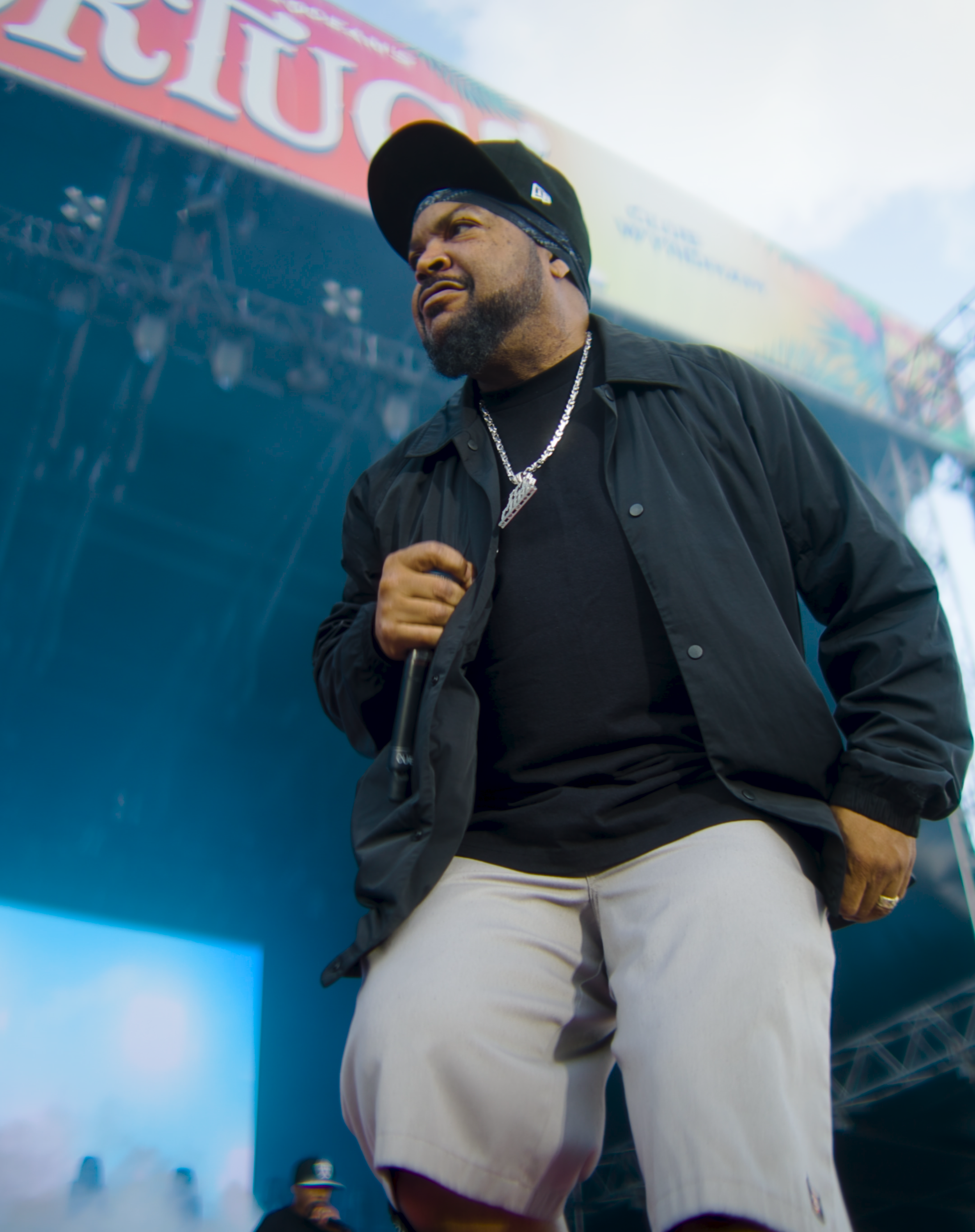 Ice Cube Social.00_00_07_16.Still003.png