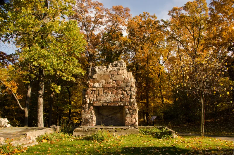 Haven Hill Lodge Footprint Chimney Fall - DSC_2405 800x600.jpg