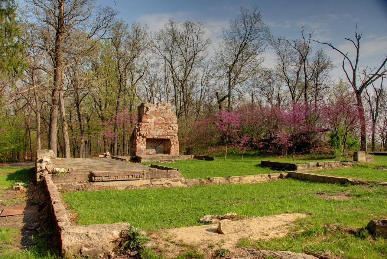 HH Lodge Redbuds.jpg