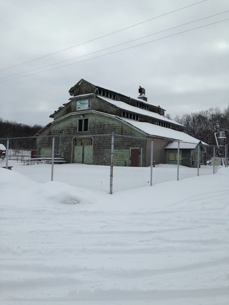 Edsel Ford Barn 1.jpg