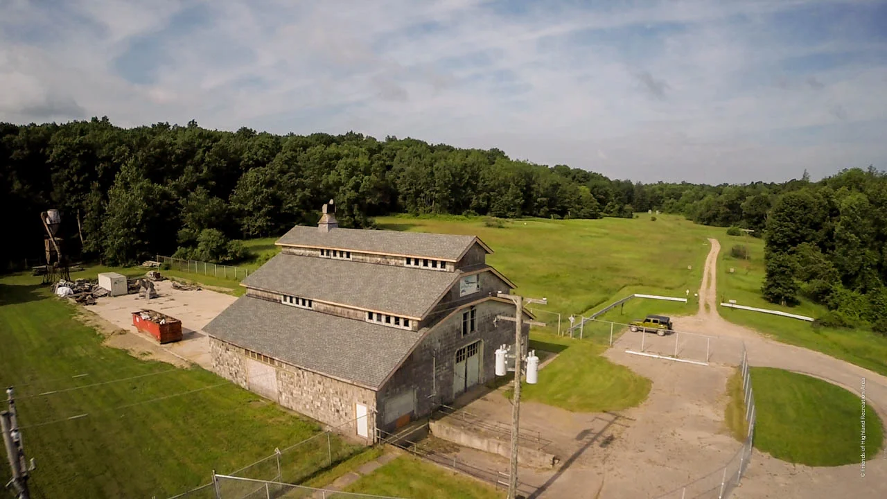 Edsel Ford Barn 7.jpg