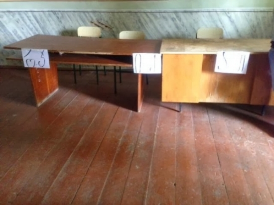 In Georgia, registration books split so that voters form lines based on the their last names. Photo by Brian Newby.