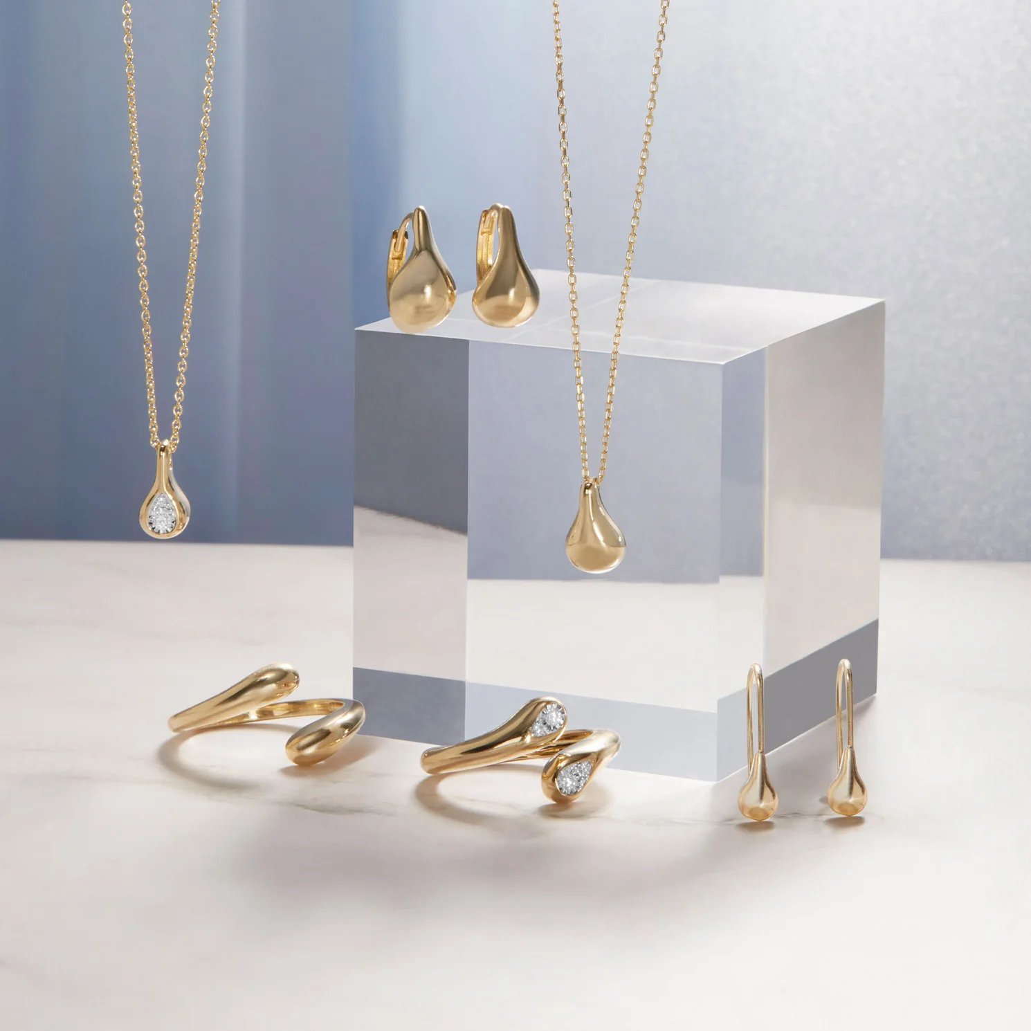 STONE-AND-STRAND-GOLD-DROPLET-COLLECTION_1f218fe8-498e-497a-a11d-bae250062ea1_1490x.jpeg