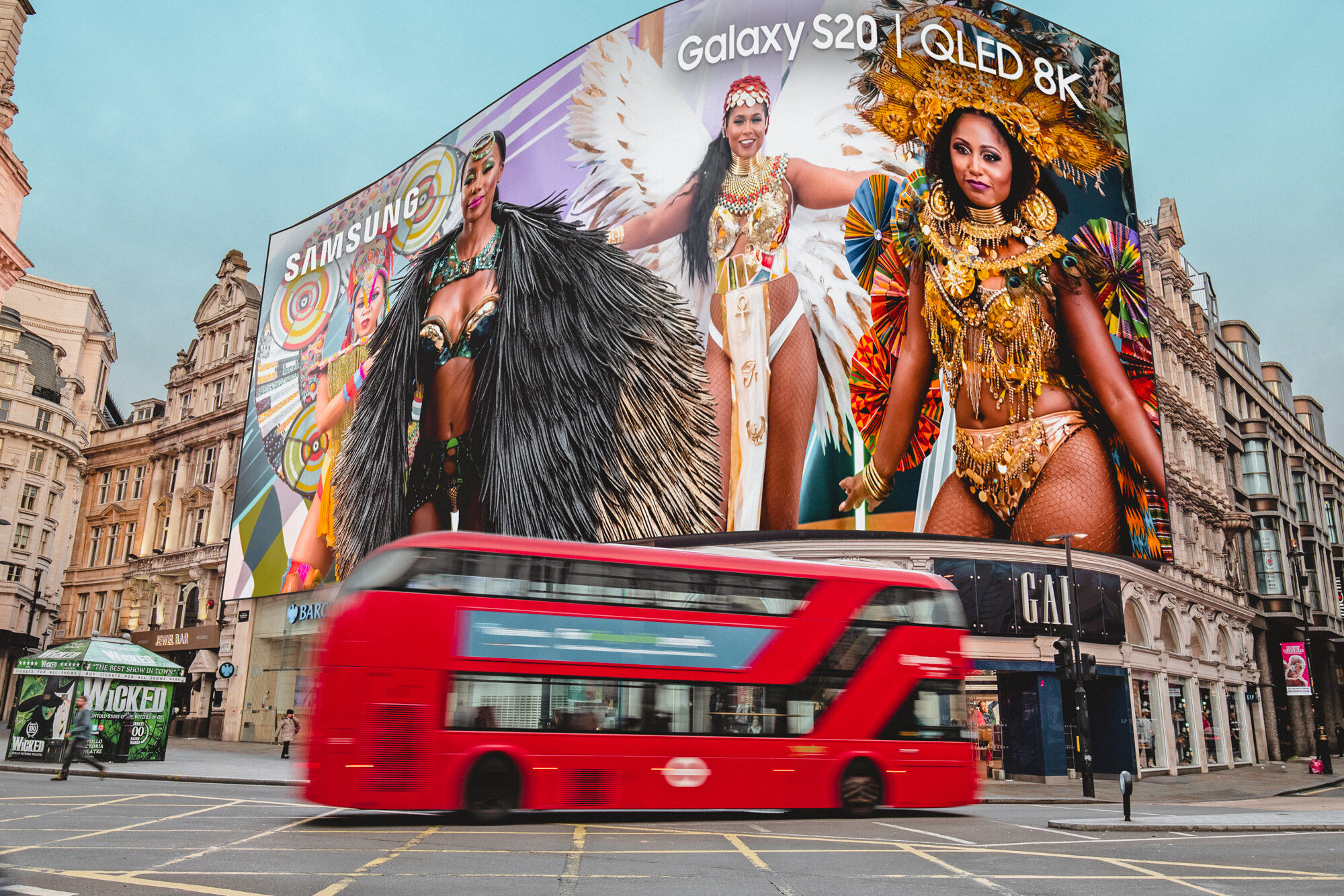 Samsung_8K_Galaxy-S20_QLED-8K_Piccadilly-Circus.jpg