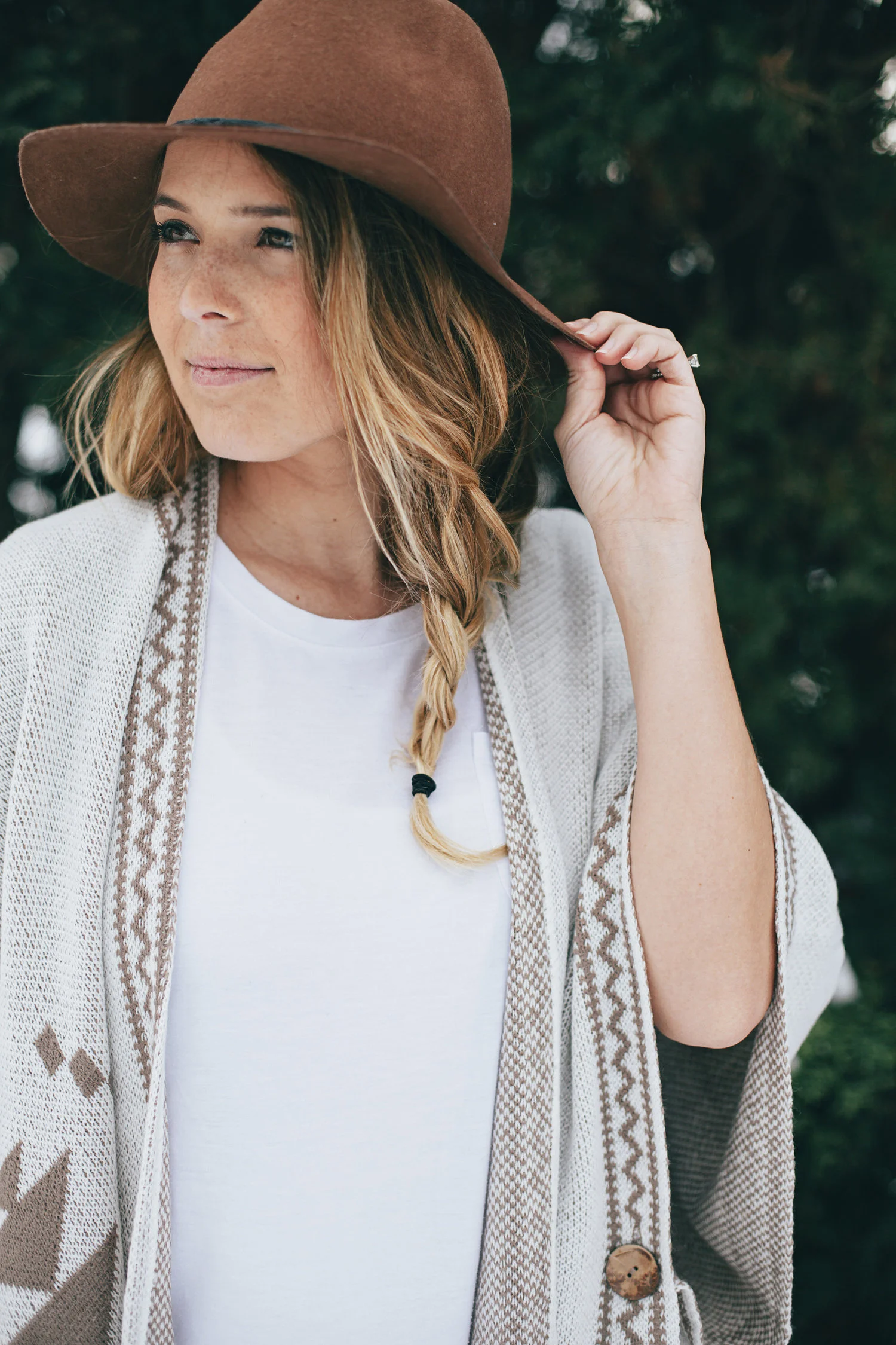 TRIBAL KNIT PONCHO + PINKBLUSH GIVEAWAY 