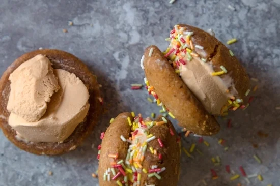 No Churn Ice Cream Shortbread Sandwich – Salted Caramel and Anise Ice Cream + Peanut Silly Ghriba